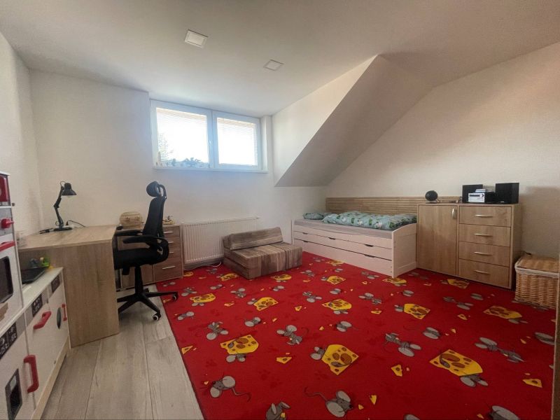 FOX - Rodinný dom s potenciálom viacgeneračného bývania v Trstíne - 3