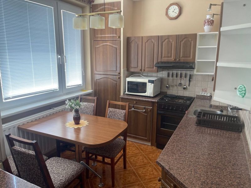 FOX - * 3 izbový byt so zariadením * Jiráskova ulica * - 6