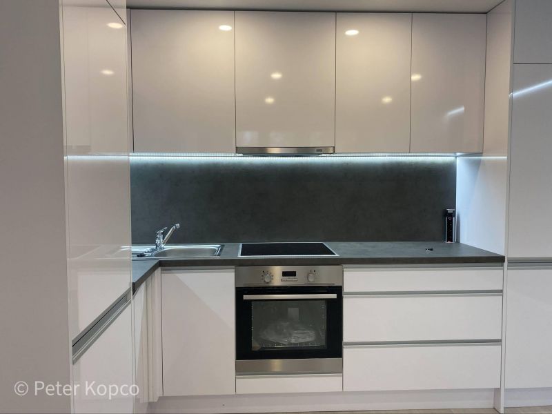 FOX * 4 izbový byt * Hospodárska * kompletná nová rekonštrukcia * balkón - 3