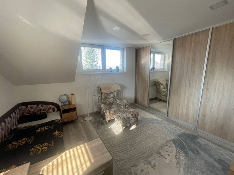 FOX - Rodinný dom s potenciálom viacgeneračného bývania v Trstíne - 9