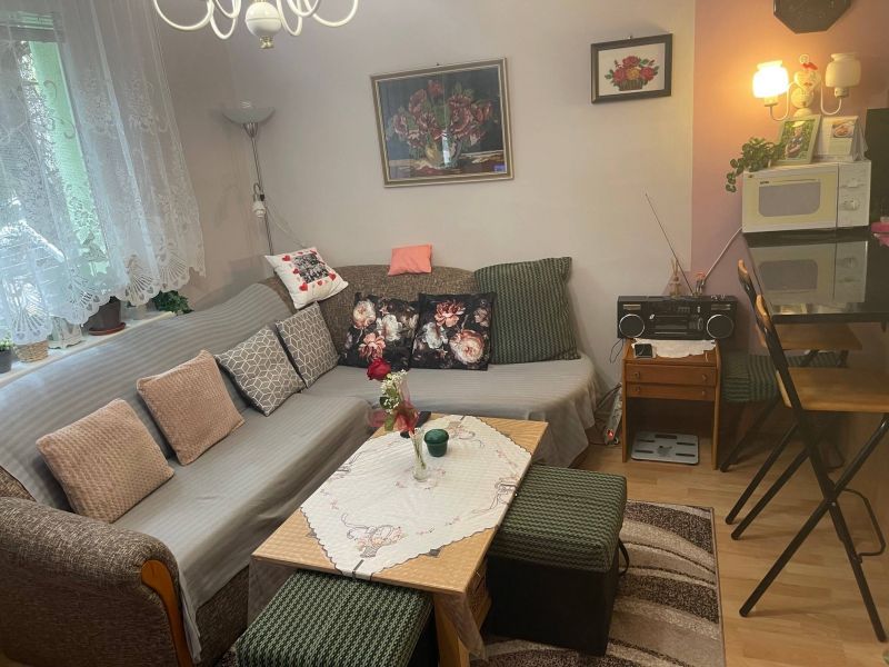 FOX - REZERVOVANÝ - 1 izbový byt prerobený na 2 izbový * Mozartova ul. * - 4