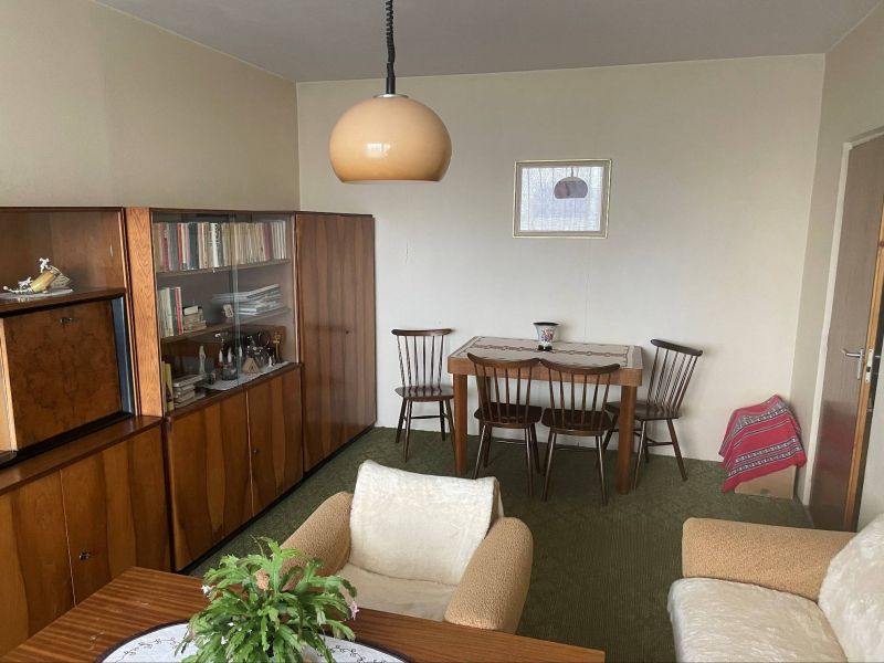 FOX - * 3 izbový bezbariérový byt v pôvodnom stave s loggiou, 2 x výťah * Mozartova ulica - 3