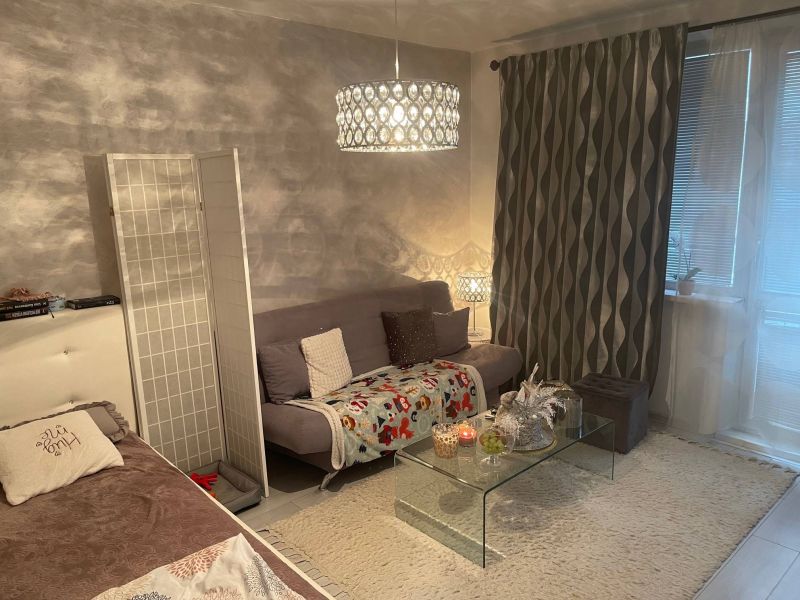 FOX - REZERVOVANÝ - priestranný 2 izbový byt * Nerudova ul., loggia - 1