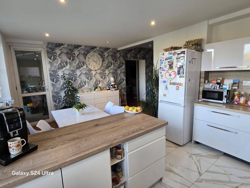 FOX - priestranný 8 izbový rodinný dom na veľkom slnečnom pozemku, Budmerice - 2