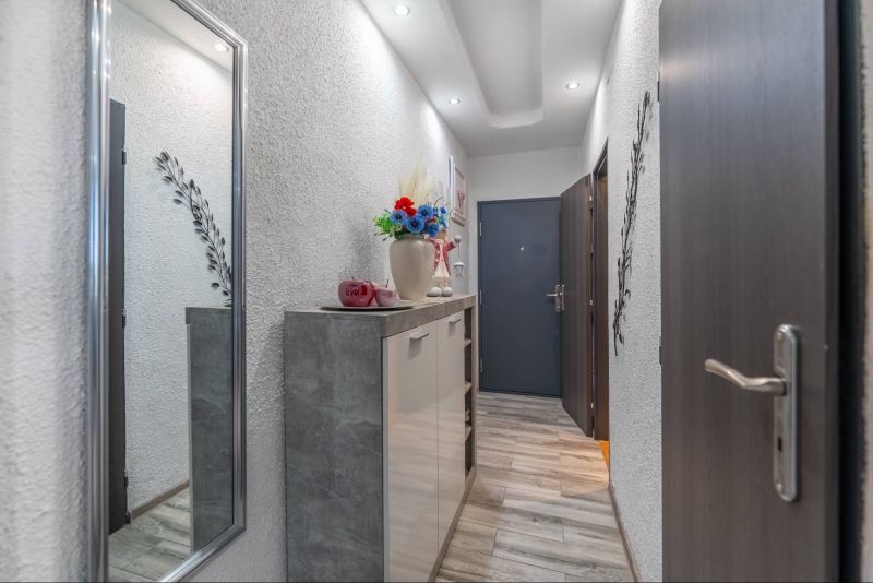 PREDAJ 4i priestranný byt s garážou, Štefanová okr.Pezinok, výborná cena! - 5