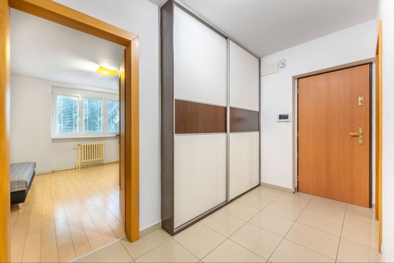 FOX - Predaj * veľký 3 izbový byt s garážou * Sladovnícka ul. - 9