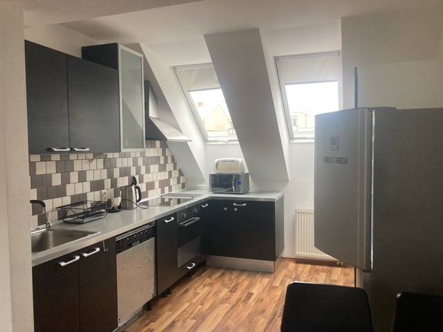 FOX - PRENÁJOM * 3 izbový byt * Vajanského ulica * centrum mesta * - 1