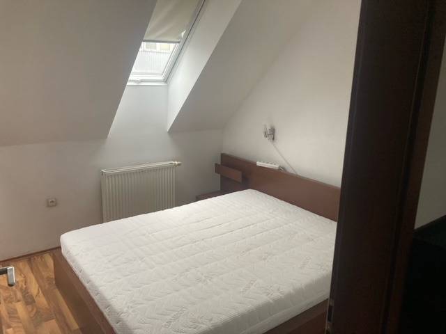 FOX - PRENÁJOM * 3 izbový byt * Vajanského ulica * centrum mesta * - 9