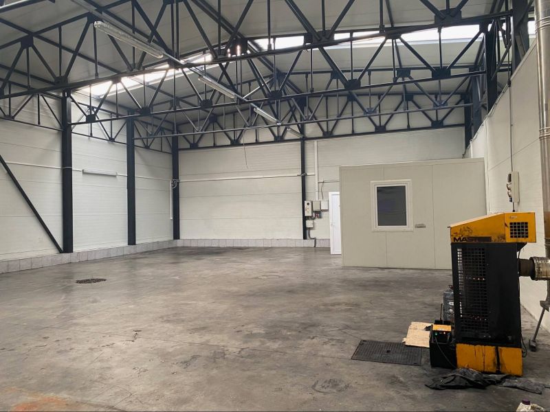 FOX - Priemyselná hala - bývalá autodielňa - Trnava - 4