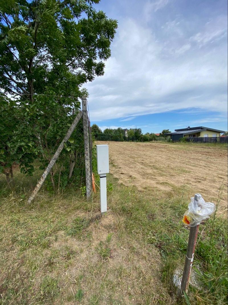 FOX - Ideálny pozemok pre rodinný dom v rozvíjajúcej sa časti obce Budmerice - 2